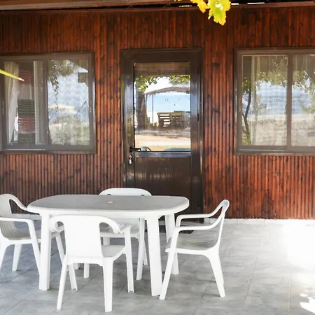 Campsite Rent House: Velanidia